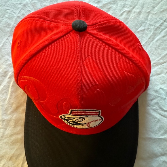 Cincinnati Reds (red legs) baseball cap. New. - Picture 10 of 10